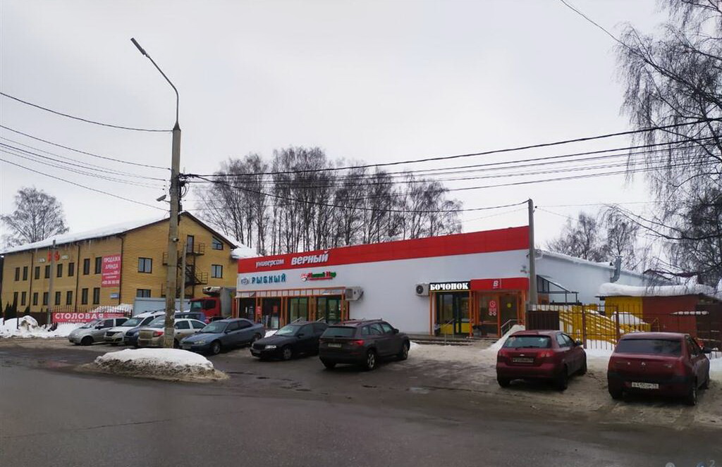 студеный проезд 7г. ул элеваторная 8 москва. супермаркет верный. большой продуктовый магазин здание. симонова 1 спб верный.