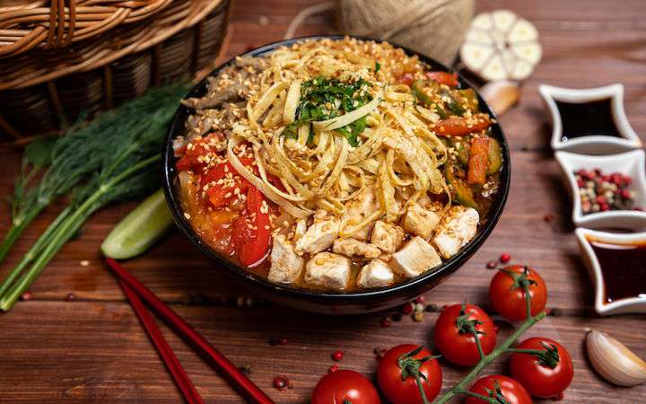 WOW NOODLE BAR КОРЕЙСКАЯ И СРЕДНЕАЗИАТСКАЯ КУХНЯ